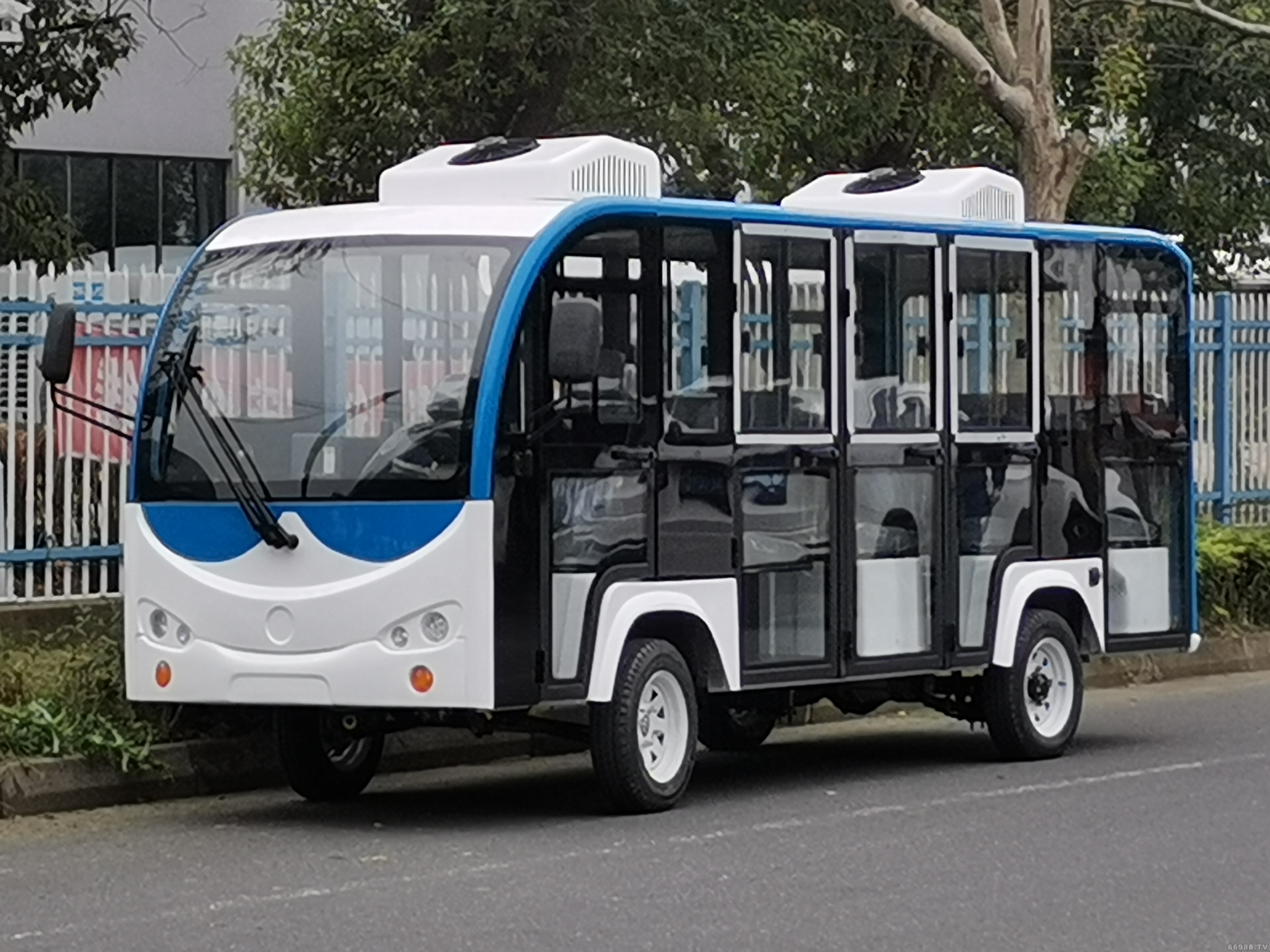 封閉觀光車，蘇州優(yōu)力德帶門電動觀光車